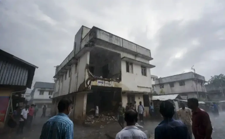 Borivali MHB Colony  No Injuries in Borivali Building Slab Collapse But Fear Grips 40YearOld MHB Colony